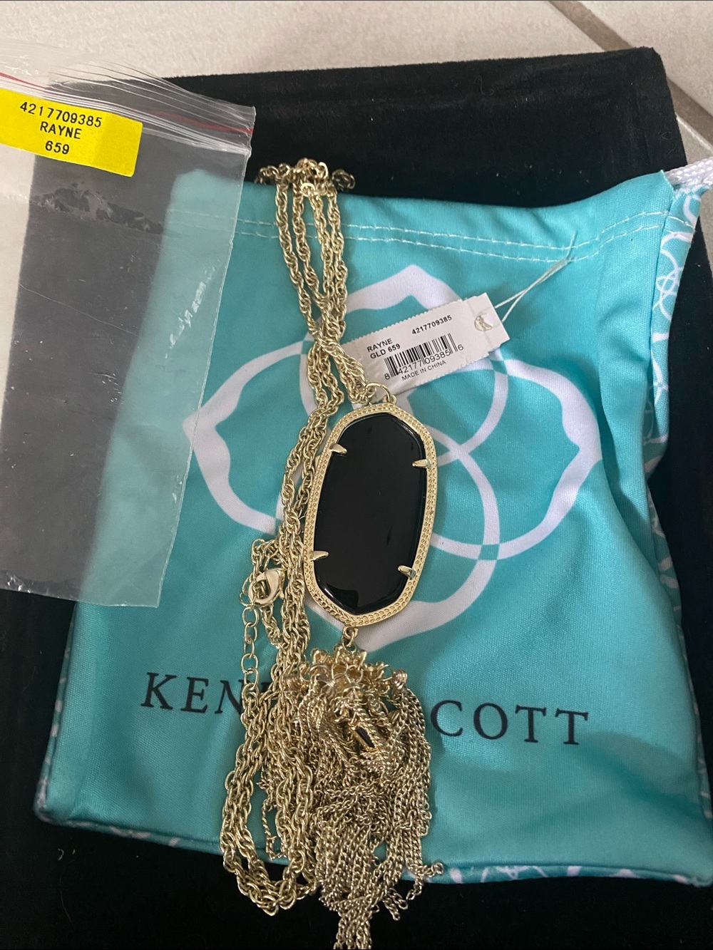 Like new   Kendra Scott Rayne necklace black